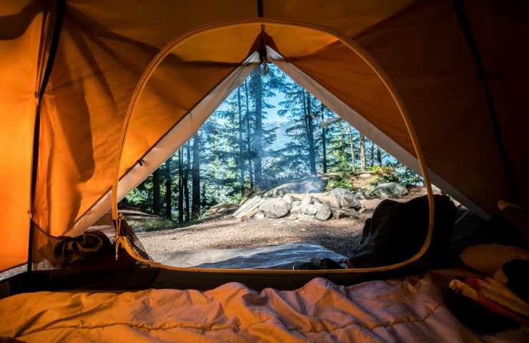 Voyage en Plein Air : Découvrez les Destinations de Camping les Plus Envoûtantes